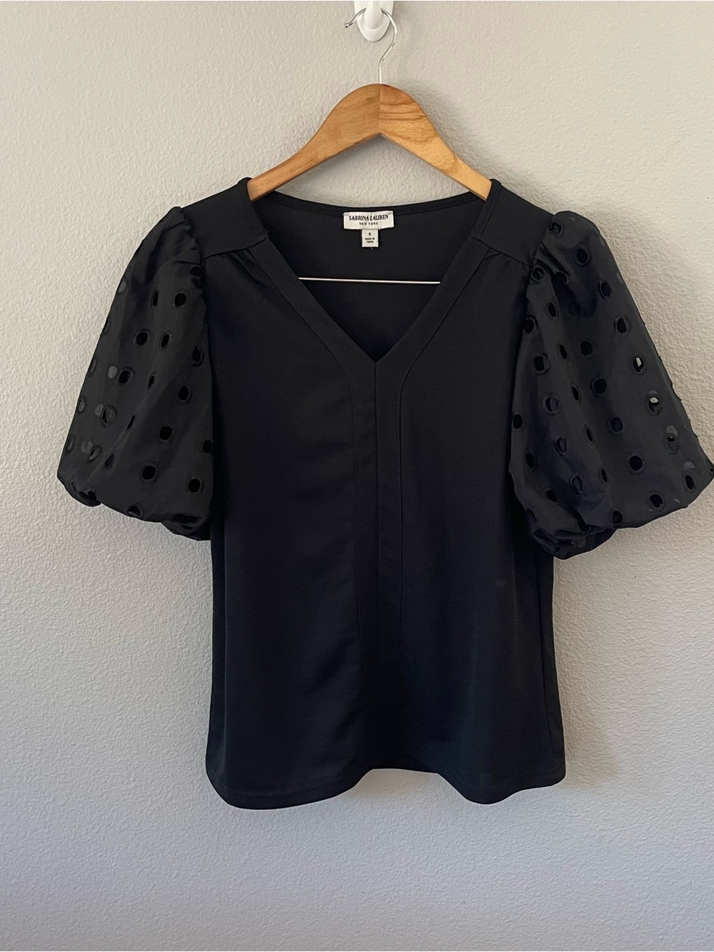Sabrina Lauren black V-neck top eyelet puff sleeves size S